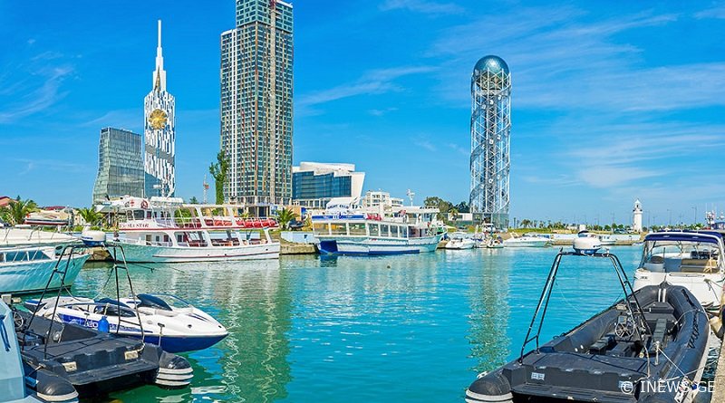 სიმაღლიდან ჩამოვარდა და ადგილზე გარდაიცვალა - ბათუმი კიდევ ერთ მოზარდს გლოვობს