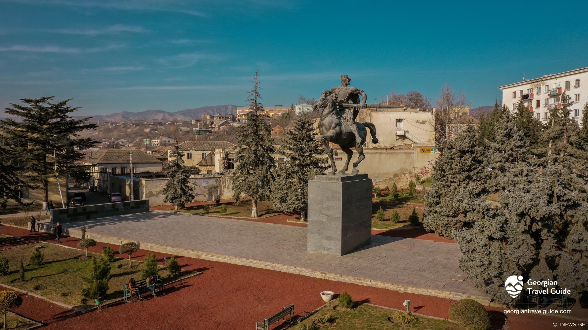 მიდი, მოკალიო თავის შვილს ეუბნებოდა... - შიდა ქართლში კაცი მცირეწლოვან ბავშვებს აჩხუბებდა და ვიდეოებს უღებდა