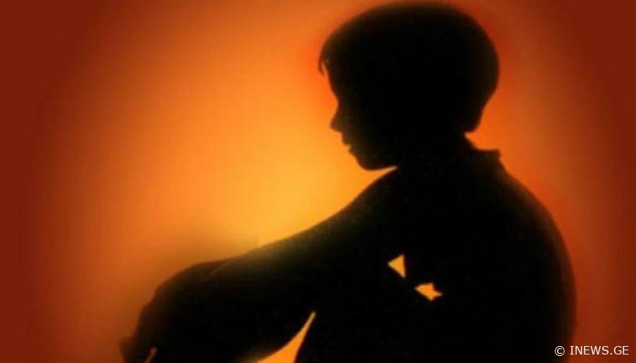 მშობლები, რომლებმაც ჰომოსექსუალი შვილი ორიენტაციის აღიარების გამო სცემეს, პატიმრობით დაისაჯნენ