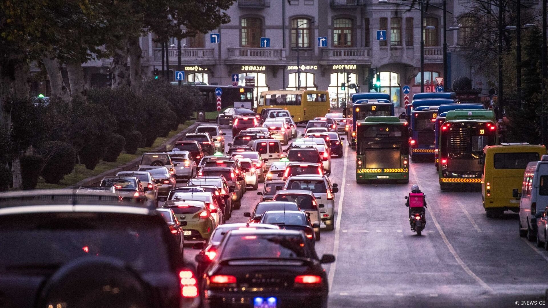 "დარღვევის შემთხვევაში ჯარიმა 1500 და 3000 ლარი გახდება“ - გაფრთხილება მძღოლებს
