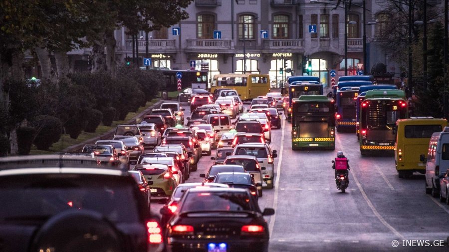 "დარღვევის შემთხვევაში ჯარიმა 1500 და 3000 ლარი გახდება“ - გაფრთხილება მძღოლებს