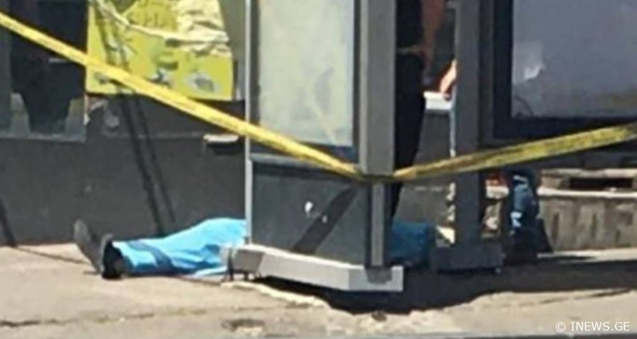 ისანში, ავტობუსის გაჩერებასთან 84 წლის კაცი შეუძლოდ გახდა - ის ადგილზე გარდაიცვალა
