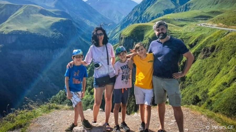 ზაზა მესხის მეუღლის ცხედარი იდენტიფიცირებულია - რა ხდება შოვში, სტიქიის ზონაში