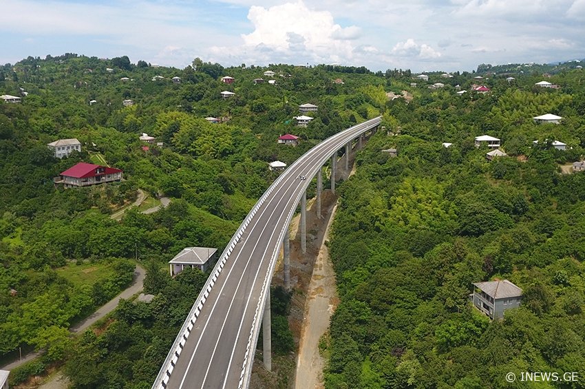 ნამდვილი ტრაგედიაა - ცნობილია, ვინ არიან ქობულეთის გზაზე გარდაცვლილი სამი ადამიანი