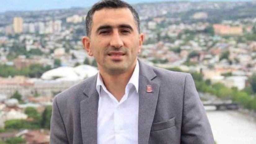 „აიტაჯის მამა სკოლის დირექტორის დაკავებას ითხოვს“ - მოკლული 14 წლის გოგოს საქმე