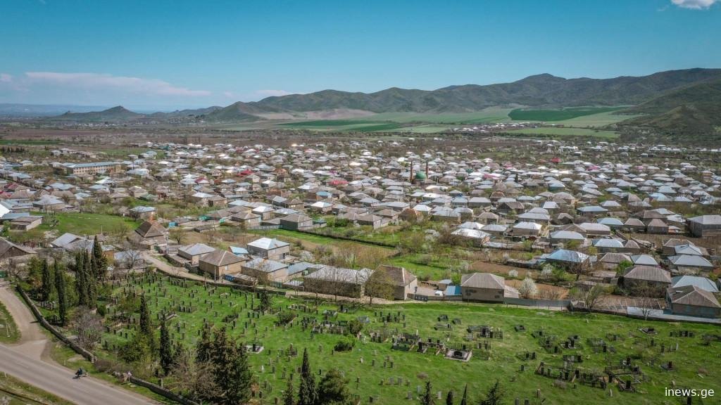 დეტალები - ბოლნისში მერვე კლასელმა გოგონამ შვილი გააჩინა