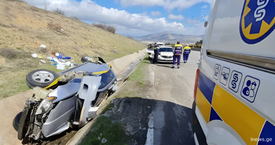 "მშობ­ლე­ბო, გე­მუ­და­რე­ბით, ნუ გააკეთებთ ამას. ეს იგივეა, რომ 5 წლის ბავშვს გადატენილი კალაშნიკოვი მისცე", - შალვა ოგბაიძე