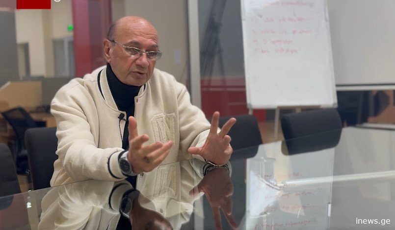 რა უნდა გააკეთოთ ახალ წლამდე 15-20 წუთით ადრე? - დაგჭირდებათ 2 სანთელი, წყლით სავსე ჯამი და 2-ლარიანი“