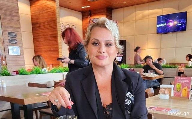 ასემც გიქნიათ ხალიჩაზე გაგორებული შეშველი ფოტოები გამოგიფენიათ - რას წერს ლალი მოროშკინა