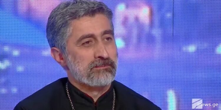 „უფლება არ გაქვთ, გიყვარდეთ კაცი, რომელიც დაოჯახებულია… დაიმახსოვრეთ, სხვის უბედურებაზე საკუთარ ბედნიერებას ვერავინ ააწყობს“ – მამა საბა ჭიკაიძე