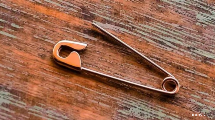 „სანთლის ალზე გაახურეთ ქინძისთავის წვერი და...“ - ნახეთ რა ძალა აქვს ამ ნივთს და როგორ უნდა ატაროთ ის