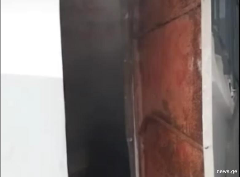 ვარკეთილის ზემო პლატოს მე-12 კორპუსის მაცხოვრებლები დახმარებას ითხოვენ - რა კადრებს ავრცლებს მაცხოვრებელი?