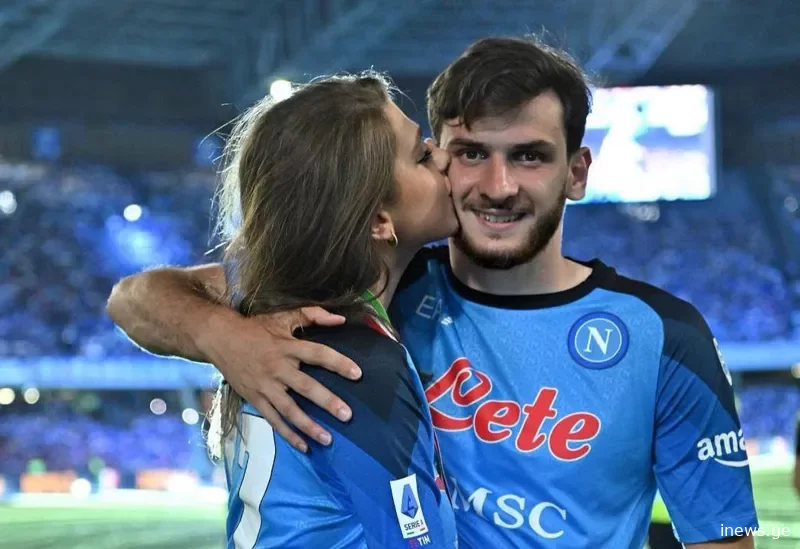 (ფოტო) ნიცა თავაძე ნეაპოლიდან შვილის ფოტოს აქვეყნებს