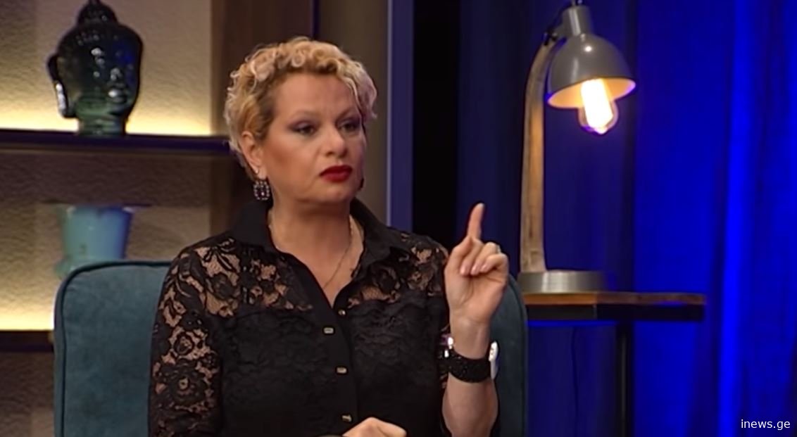 ესეიგი ქალაქი უნდა გადაწვათ არა??? აბა გაბედეთ! ამოლპებით ციხეებში! - ლალი მოროშკინა