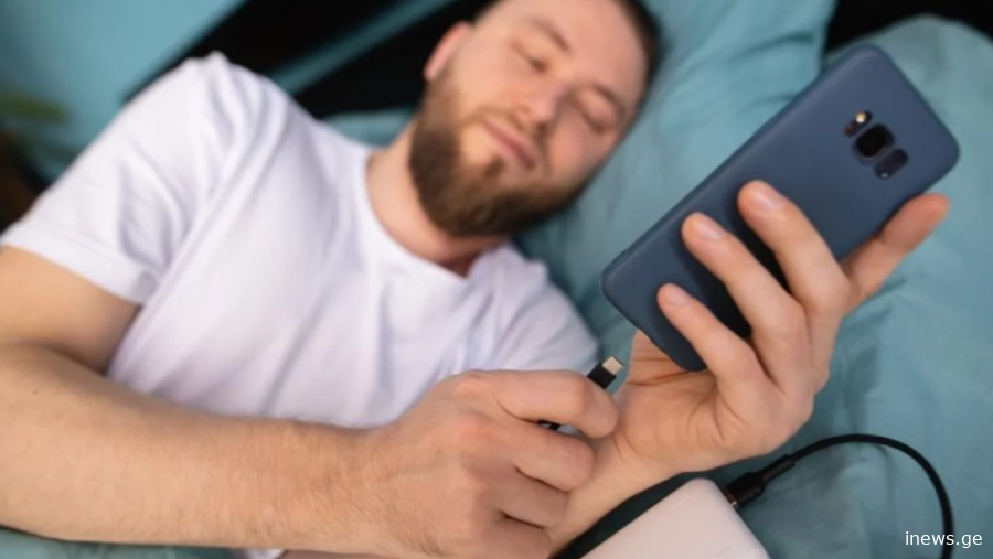 საზიანოა თუ არა ძილის წინ სმარტფონების გამოყენება - ექსპერტის პასუხი