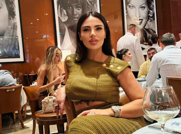 შორენა ბეგაშვილი საკუთარი ავტომობილების ფოტოს აქვეყნებს – “იმსახურებ ყველაფერს საუკეთესოს”