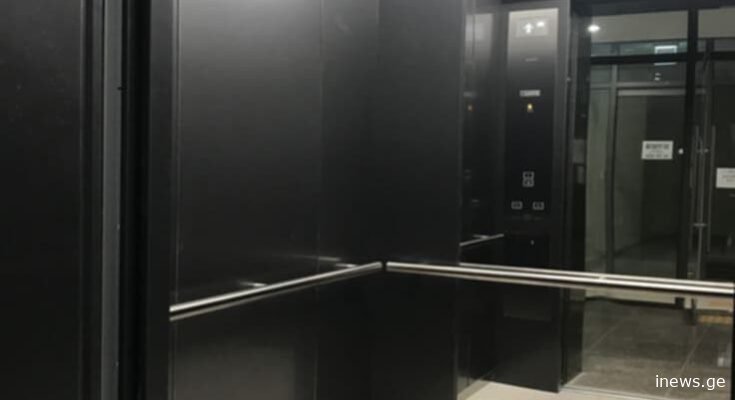რატომ არის ლიფტში სარკე? – მიზეზები, რომლებზეც შეიძლება არც გიფიქრიათ