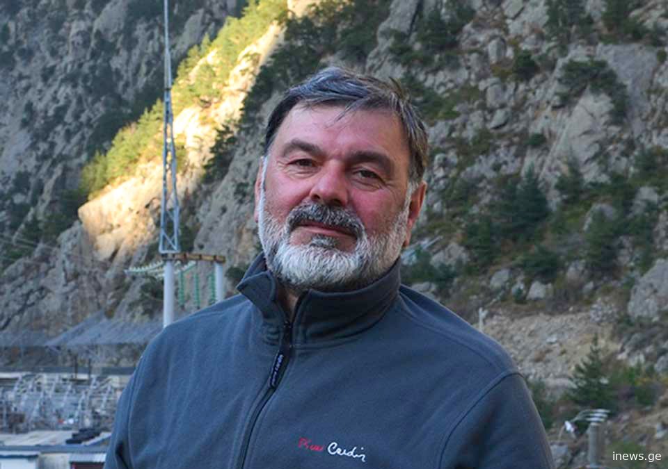 ხორუმით შეიჭრებიან პარლამენტში? ხომ შეიძლება მთიულურის მოცეკვავე პარლამენტის დამცველები დახვდნენ ალესილი ხმლებით და არანაკლებ მწყობრი ცეკვით? - ბიძინა გიორგობიანი