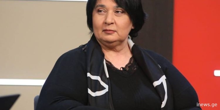 ,,3 იანვარი გათხოვილი კაცების მარში – სასოწარკვეთილებისგან გამოქლიავებულების მარში” – რა დაწერა ნანა კაკაბაძემ