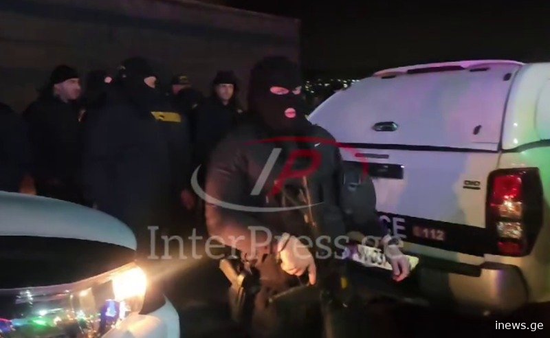 სოფელ ნახიდურში სიტუაცია უკიდურესად დაძაბულია - ადგილზე სპეციალური დანიშნულების რაზმები შეიყვანეს