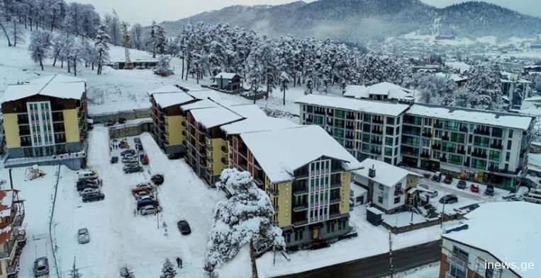 "სათხილამურო ტრასის პერსონალმა უმოწყალოდ სცემა თბილისიდან ჩასული 17-18 წლის ბავშვები“- სოც.ქსელში ბაკურიანში არსებულ ვითარებაზე წერენ