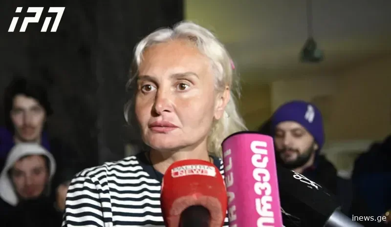 "ამოიღეს საბას ნათლობის ვიდეოებით დაწყებული, მარიამის დაბადების დღით დამთავრებული... ბოლოს მეტყვიან, თუ არ მოისვენებ ბორკილს დაგადებთ" - ჟორჟოლიანი