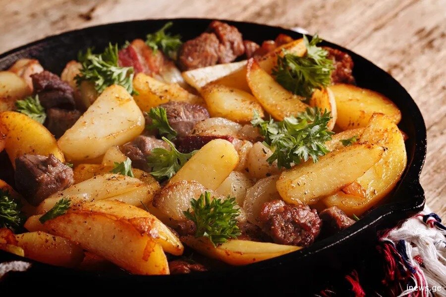 "ეს რეცეპტი ერთ-ერთი რესტორნის შეფმა მასწავლა, სასწაული გამოდის!" - შემწვარი ღორის ხორცი კარტოფილით
