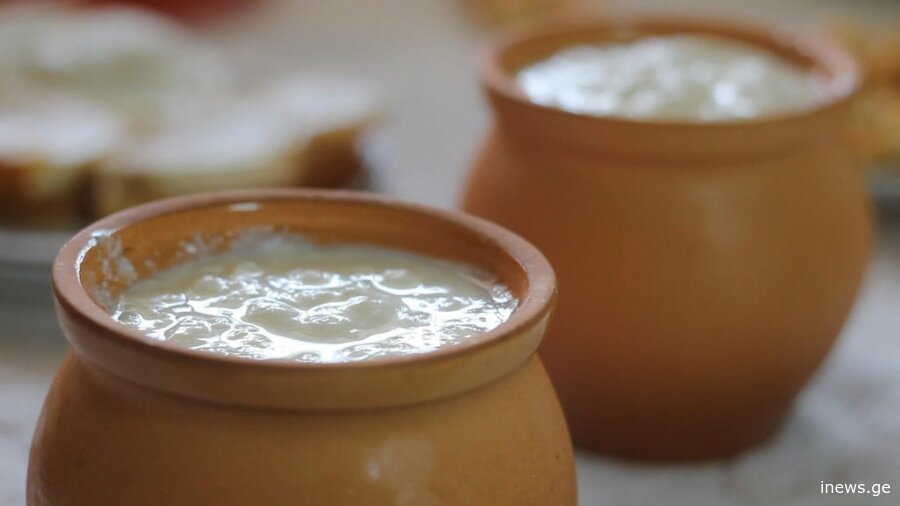 "მაწონს დიდი ხანია მაღაზიაში აღარ ვყიდულობ" - როგორ გავაკეთოთ სახლში ნამდვილი მაწონი