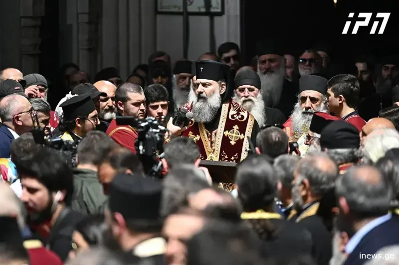 "თანამედროვე ეპოქაში, როცა ტრადიციული ოჯახის წინააღმდეგ მიზანმიმართული ბრძოლაა, მეტად გვმართებს, მოვუფრთხილდეთ ოჯახის სიწმინდეს" - მეუფე შიო