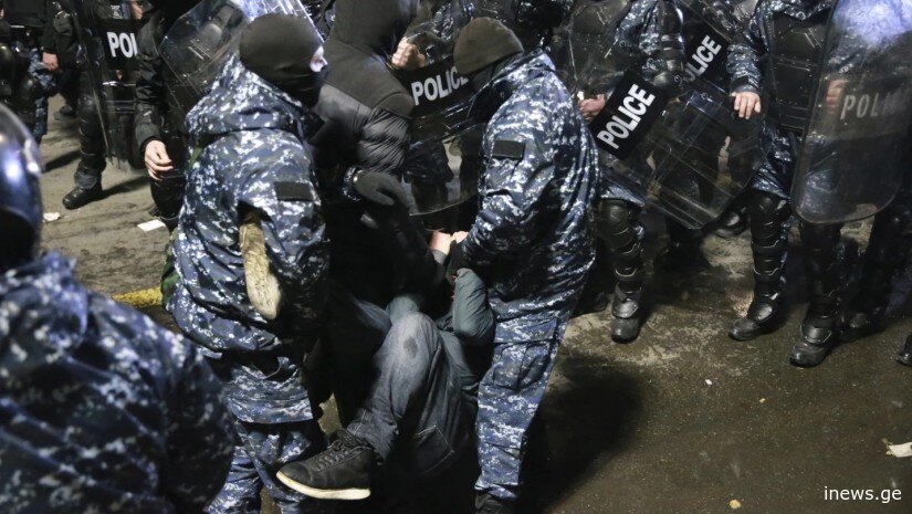 "ნეკნი რომ გაგიტყდა, მაგან გიშველა, შე დედამო****ნულოო და ეს ჩამარტყა" - რას იხსენებს დაზარალებული