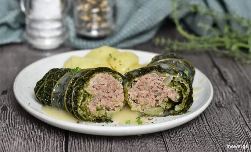 სადღესასწაულო სუფრას რომ დაამშვენებს, ისეთი კერძია - უგემრიელესი გერმანული ხორციანი ხვეულა