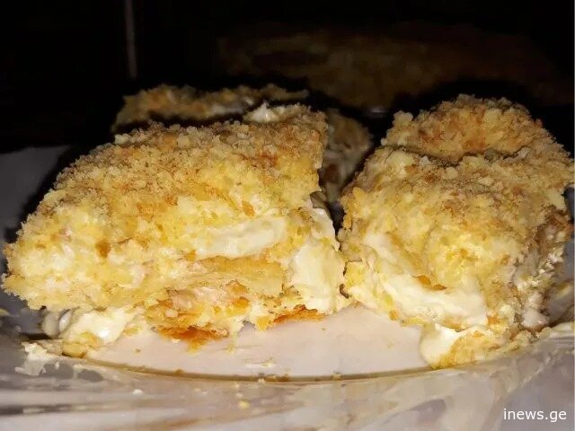 არც მაცივარი სჭირდება, არც გადაკეც-გადმოკეცვა, ეგრევე ცხვება - უმარტივესი ხრაშუნა ნაპოლეონი